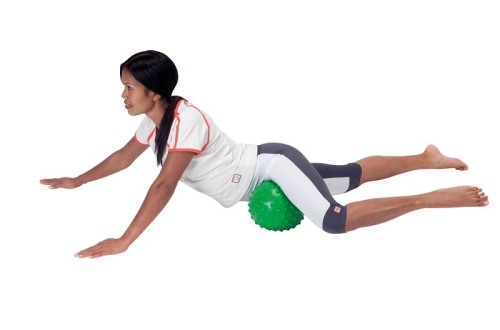 gymnic-aku-ball-pilka-sensoryczna-z-wypustkami-3.jpg