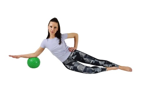 gymnic-aku-ball-pilka-sensoryczna-z-wypustkami-7.jpg